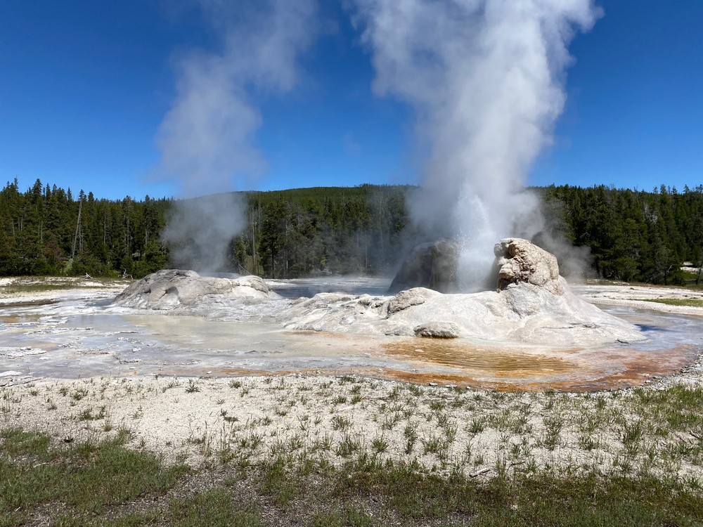 Yellowstone,national,park,geyser,the,grotto